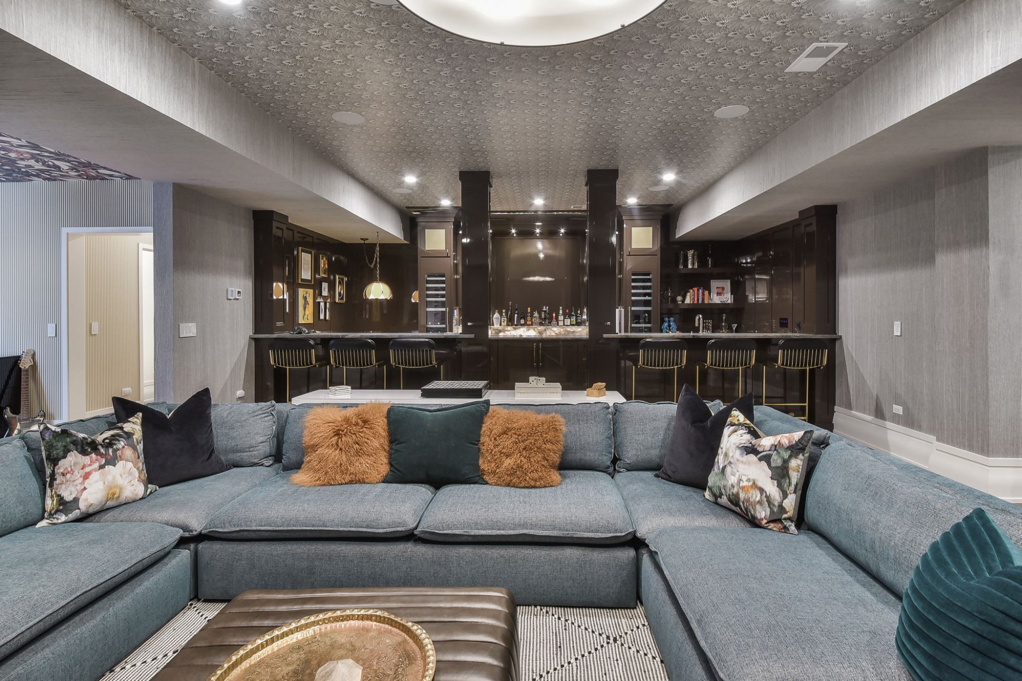 Private Residence – Lower Level Lounge & Custom Bar