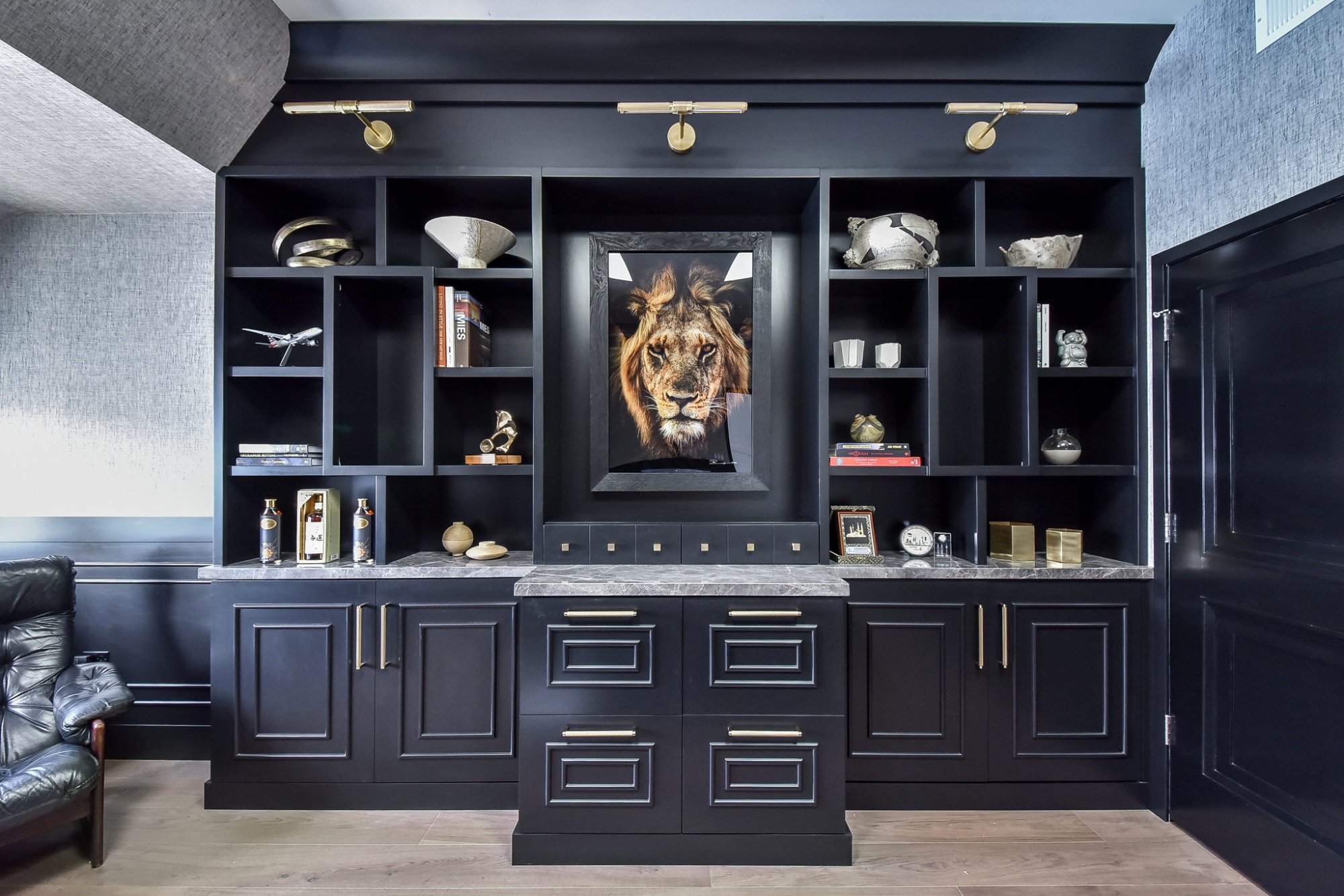 Private Residence – Custom Built-in Office & Display Cabinetry